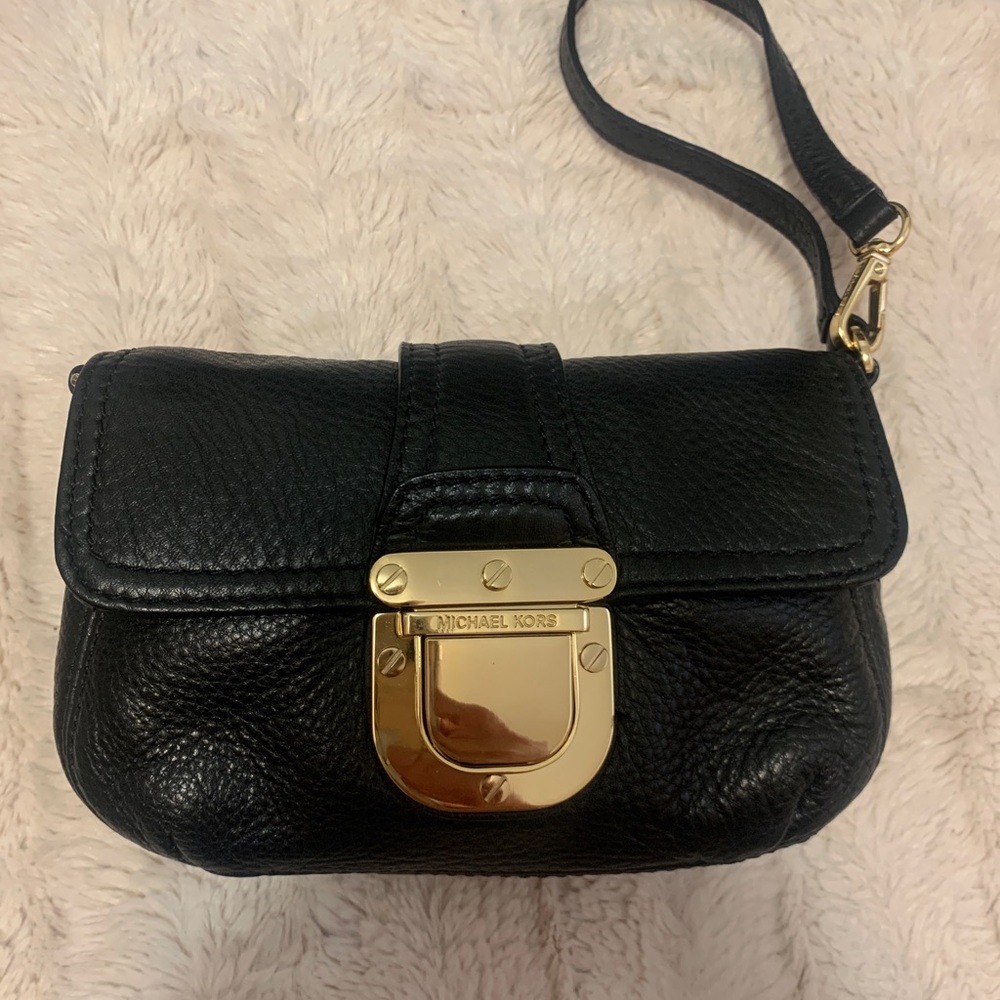 ❤️SOLD❤️Michael Kor's wristlet/small handbag